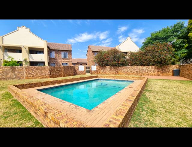 2 BEDROOM APARTMENT RENTED IN BOARDWALK VILLAS